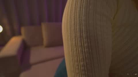      online show from 14, 10, 2025