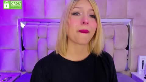 Snapshot of daniiela_beteche777 chatting on 8, 2, 2026 DANIELA online show from 8, 2, 2026