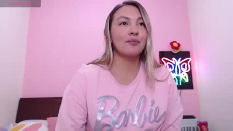 Snapshot of danika_bellaa chatting on 15, 3, 2026 K A R O L online show from 15, 3, 2026