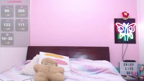 Snapshot of danika_bellaa chatting on 1, 4, 2026 K A R O L online show from 1, 4, 2026