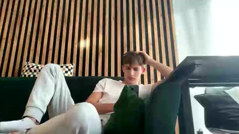 Snapshot of daniosunshine chatting on 17, 12, 2025 danio hot online show from 17, 12, 2025