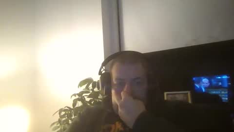 Snapshot of danishman1980 chatting on 2, 11, 2025 danishman1980 online show from 2, 11, 2025