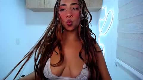 Danna  Ross online show from 16, 12, 2025