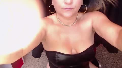 Snapshot of danna_wester chatting on 13, 10, 2025 D a n n a w e s t e r online show from 13, 10, 2025