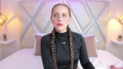 Snapshot of dannacouper chatting on 3, 10, 2025 Danna online show from 3, 10, 2025