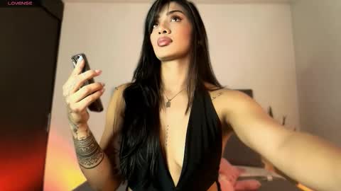 Danna Wells online show from 21, 11, 2025