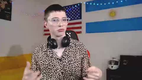 Snapshot of danny_noir chatting on 24, 10, 2025 Danny online show from 24, 10, 2025