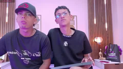 Snapshot of dante_axel chatting on 26, 4, 2026 DANTE Y AXEL online show from 26, 4, 2026