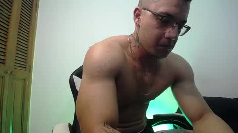 Snapshot of danteread chatting on 11, 2, 2025 danteread online show from 11, 2, 2025