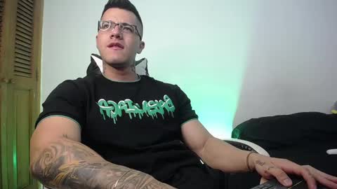 Snapshot of danteread chatting on 12, 2, 2025 danteread online show from 12, 2, 2025