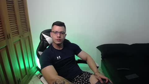 Snapshot of danteread chatting on 16, 2, 2025 danteread online show from 16, 2, 2025