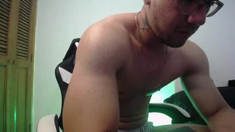 Snapshot of danteread chatting on 24, 2, 2025 danteread online show from 24, 2, 2025