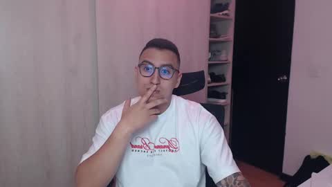 Snapshot of dantevesper chatting on 25, 3, 2026 dantevesper online show from 25, 3, 2026