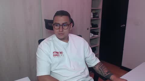 Snapshot of dantevesper chatting on 19, 4, 2026 dantevesper online show from 19, 4, 2026