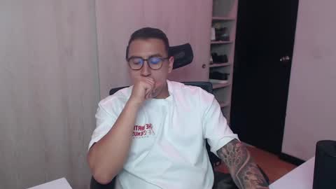 Snapshot of dantevesper chatting on 22, 4, 2026 dantevesper online show from 22, 4, 2026