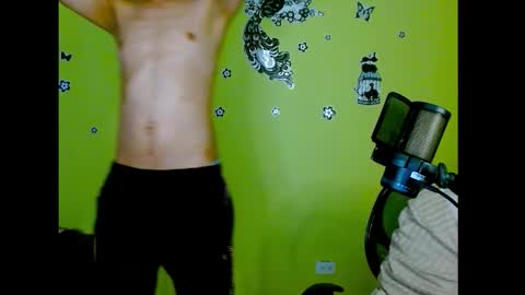 Snapshot of dantex13 chatting on 18, 11, 2025 dantex13 online show from 18, 11, 2025