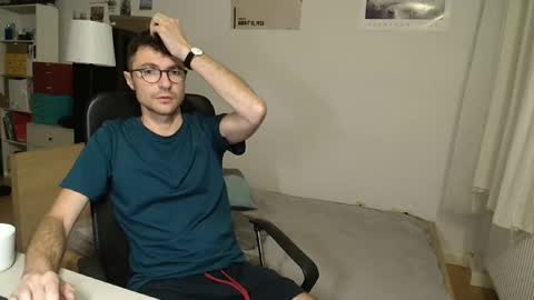 Snapshot of dantheman233 chatting on 11, 9, 2025 Daniel online show from 11, 9, 2025