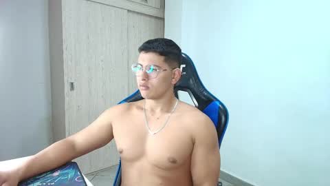 Snapshot of dantraxx chatting on 4, 1, 2025 Dantraxx online show from 4, 1, 2025