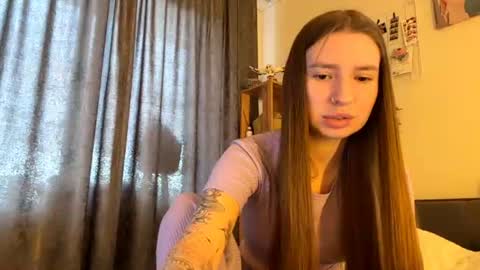 Snapshot of danyellgady chatting on 7, 7, 2026 Alice online show from 7, 7, 2026