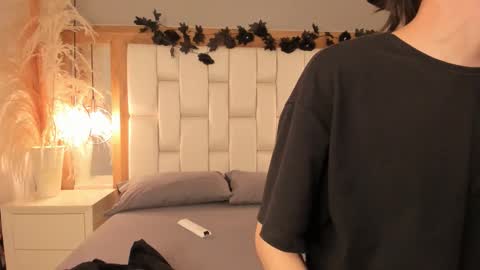 Snapshot of daphne_and_roger chatting on 20, 11, 2025 daphne_and_roger online show from 20, 11, 2025