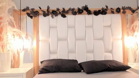 Snapshot of daphne_and_roger chatting on 29, 11, 2025 daphne_and_roger online show from 29, 11, 2025