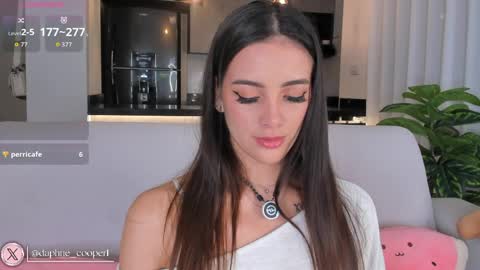Snapshot of daphne_cooper1 chatting on 1, 4, 2026 daphne_cooper1 online show from 1, 4, 2026