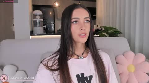 Snapshot of daphne_cooper1 chatting on 20, 4, 2026 daphne_cooper1 online show from 20, 4, 2026