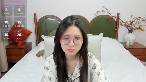 Snapshot of daphnedawn chatting on 25, 11, 2025 Dawn online show from 25, 11, 2025