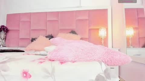 Snapshot of daphnelloyd chatting on 18, 12, 2024 Daphne online show from 18, 12, 2024