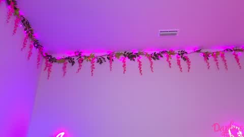 Daphne Madison online show from 7, 11, 2025