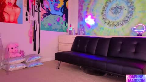 Daphne Madison online show from 18, 3, 2026