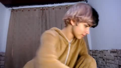 Snapshot of darasweet20 chatting on 7, 4, 2026 DARA online show from 7, 4, 2026