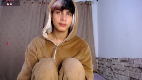 Snapshot of darasweet20 chatting on 9, 4, 2026 DARA online show from 9, 4, 2026