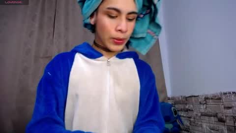 Snapshot of darasweet20 chatting on 18, 4, 2026 DARA online show from 18, 4, 2026