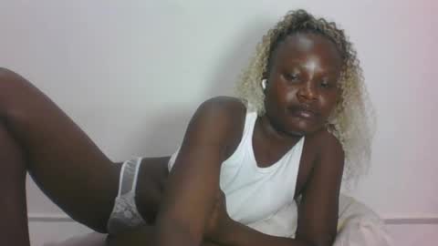 ESTHER online show from 3, 7, 2026