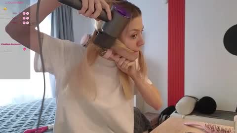 Snapshot of darilboom chatting on 4, 12, 2025 darilboom online show from 4, 12, 2025