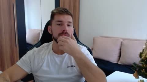 darius_94 online show from 30, 11, 2025