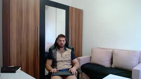 darius_94 online show from 9, 3, 2026