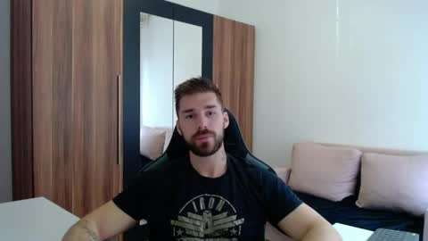 Snapshot of darius_94 chatting on 8, 6, 2026 darius_94 online show from 8, 6, 2026