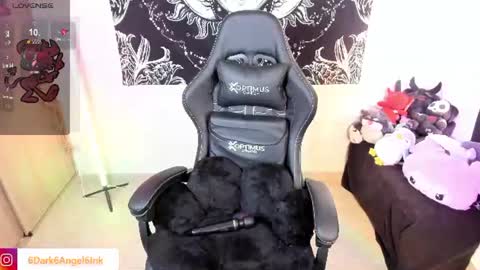 Snapshot of dark_angel_ink_ chatting on 19, 6, 2026 LUISA online show from 19, 6, 2026