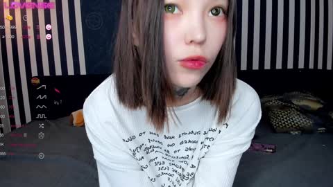 Snapshot of dark_ester chatting on 25, 1, 2025 Ester online show from 25, 1, 2025