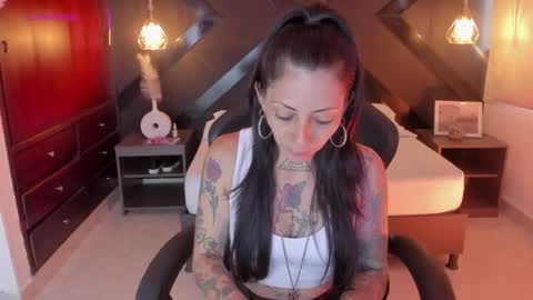 M I K A E L A online show from 19, 9, 2025