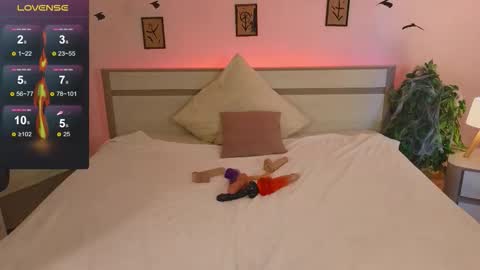 Snapshot of dark_lola_ chatting on 18, 10, 2025 Lola online show from 18, 10, 2025