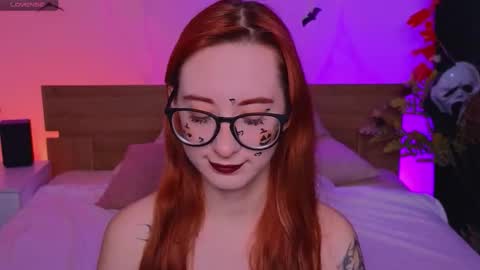 Snapshot of dark_lola_ chatting on 19, 10, 2025 Lola online show from 19, 10, 2025