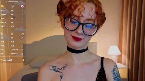 Snapshot of dark_lola_ chatting on 16, 11, 2025 Lola online show from 16, 11, 2025