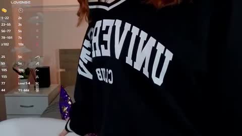 Snapshot of dark_lola_ chatting on 1, 12, 2025 Lola online show from 1, 12, 2025