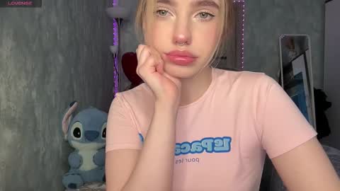 Snapshot of dark_side1213 chatting on 19, 11, 2025 Darkside online show from 19, 11, 2025