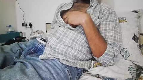Snapshot of darkbud03 chatting on 17, 3, 2026 just a guy online show from 17, 3, 2026