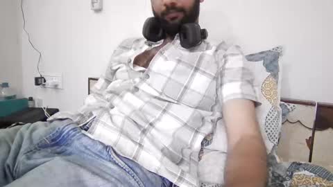 Snapshot of darkbud03 chatting on 27, 3, 2026 just a guy online show from 27, 3, 2026