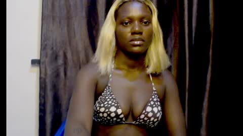 Snapshot of darkchocoxx chatting on 24, 9, 2025 sexygal online show from 24, 9, 2025